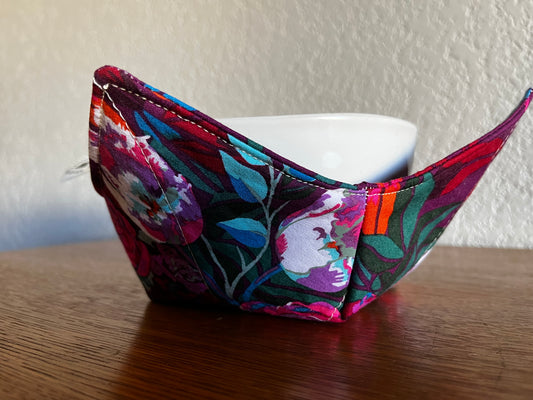 Dark Red and Pink Roses Bowl Cozy